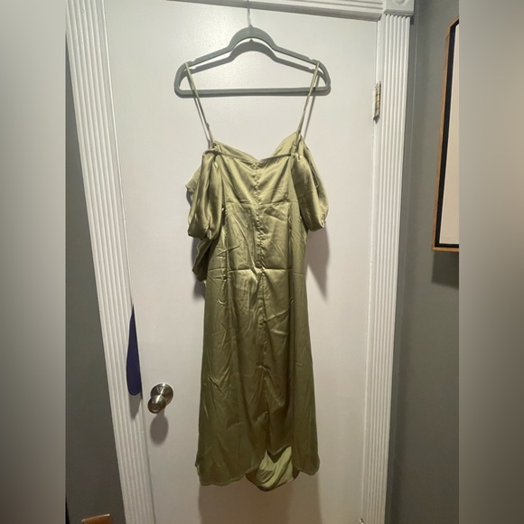 Shein Bae Plus Cold Shoulder Ruched Split Hem Bustier Satin Dress - Picture 4 of 4